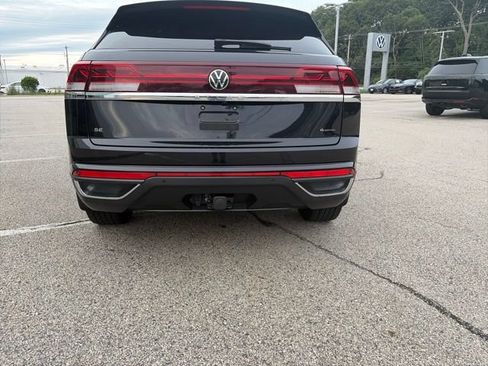 Used 2024 Volkswagen Atlas Cross Sport SE w/ Panoramic Sunroof Package AWD/4WD image 4
