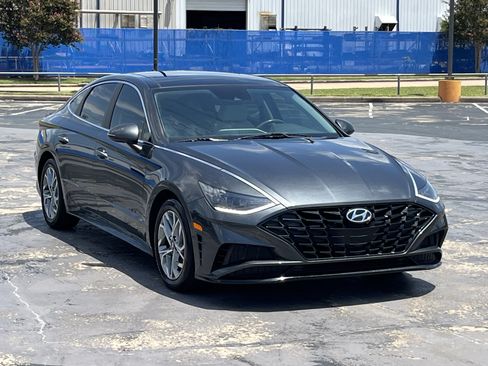 Used 2023 Hyundai Sonata SEL w/ Convenience Package FWD image 5