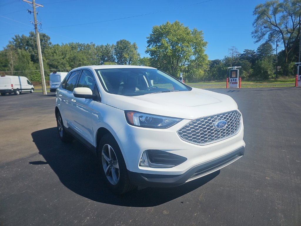 Used 2024 Ford Edge SEL w/ Convenience Package AWD/4WD image 2