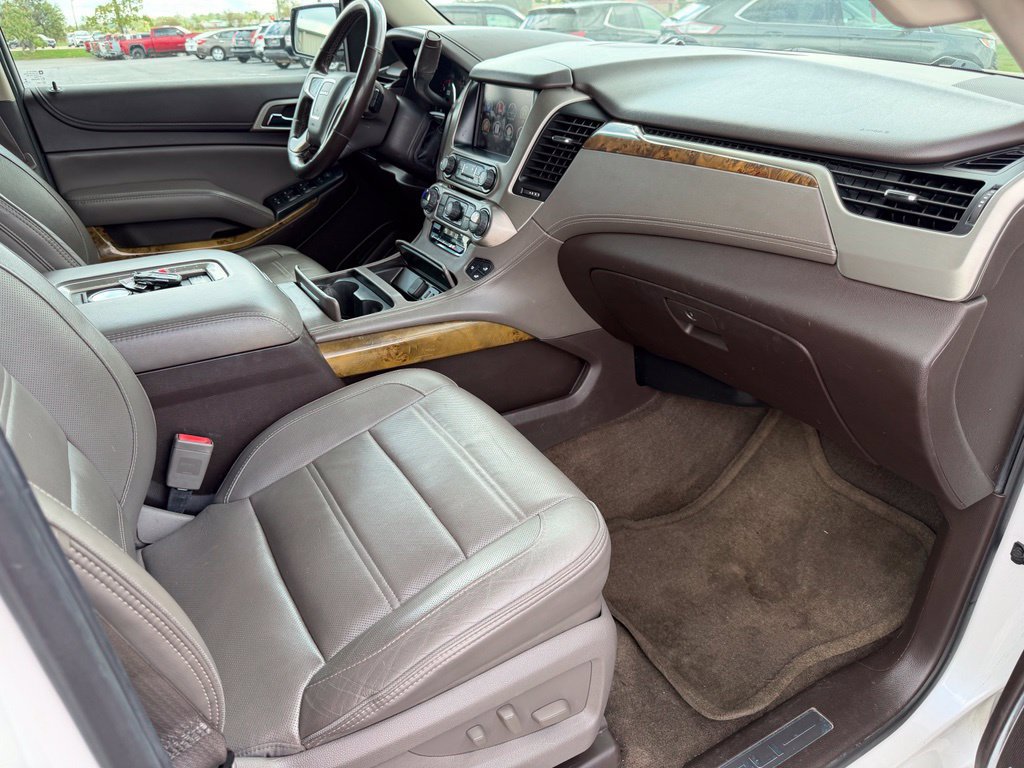 Used 2016 GMC Yukon Denali w/ Open Road Package AWD/4WD image 17