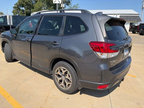 Used 2020 Subaru Forester Premium w/ Popular Package #1 AWD/4WD image 3