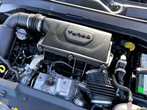 Used 2024 Jeep Compass Limited image 32