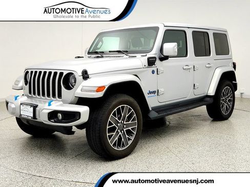 Used 2023 Jeep Wrangler Unlimited Sahara AWD/4WD image 1