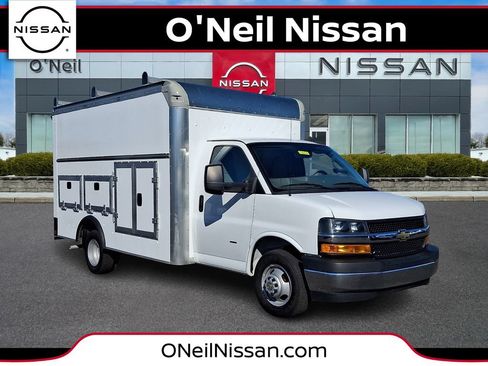 Used 2022 Chevrolet Express 3500 w/ Power Convenience Package RWD image 1