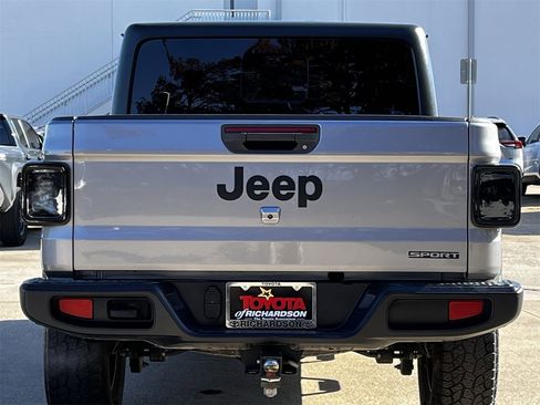Used 2020 Jeep Gladiator Sport w/ Quick Order Package 24S image 5