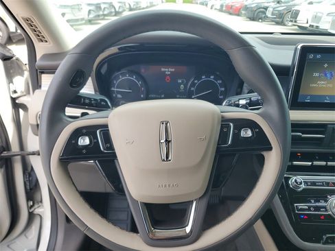 Used 2022 Lincoln Corsair FWD image 23