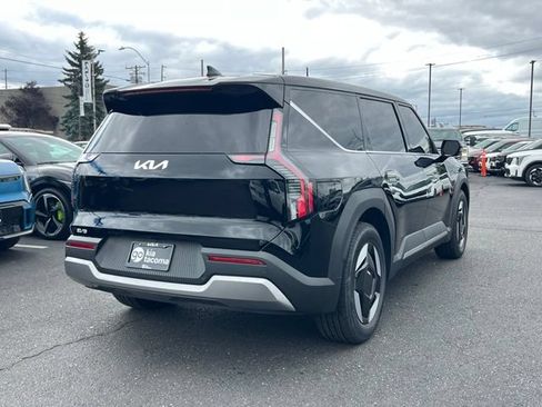 Used 2026 Kia EV9 Light RWD image 4