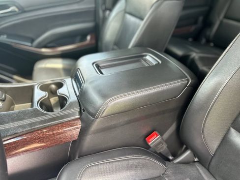 Used 2019 GMC Yukon XL SLT w/ Open Road Package AWD/4WD image 9