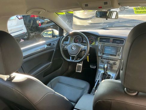 Used 2017 Volkswagen Golf Alltrack S image 24