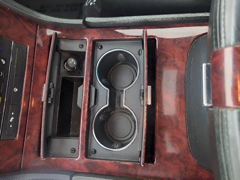 Used 2007 Cadillac Escalade ESV AWD w/ Information Package image 18