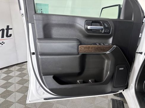 Used 2022 GMC Sierra 1500 Denali w/ Denali Premium Package AWD/4WD image 7