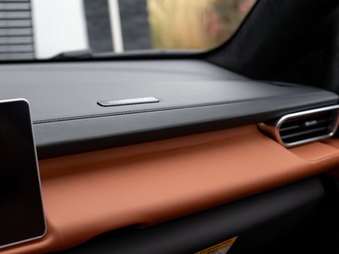 Used 2025 Lotus Emira image 30