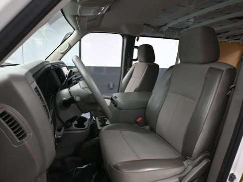 Used 2019 Nissan NV 2500 SV RWD image 21