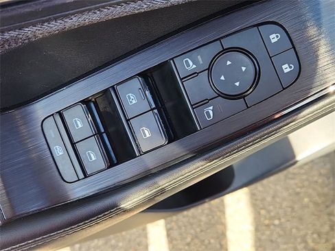 Used 2023 Nissan Rogue SV image 22