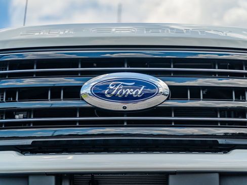 Used 2025 Ford F350 Platinum AWD/4WD image 18