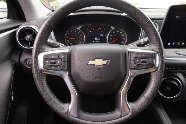 Used 2025 Chevrolet Blazer LT AWD/4WD image 10
