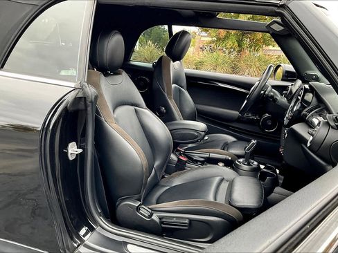 Used 2021 MINI Cooper S w/ Driver Assistance Package image 8