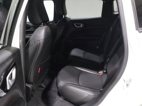 Used 2023 Jeep Compass Trailhawk w/ Trailhawk Convenience Group AWD/4WD image 19