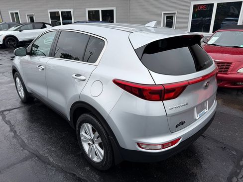 Used 2017 Kia Sportage LX AWD/4WD image 3