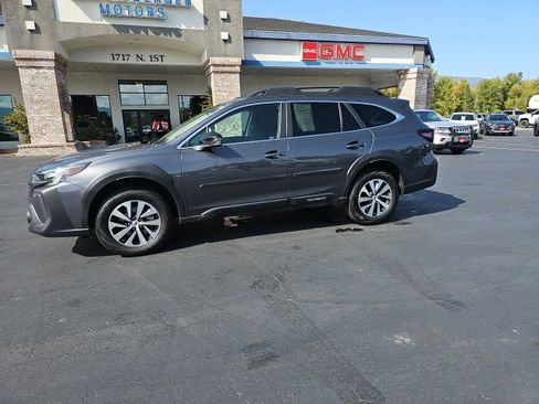 Used 2025 Subaru Outback Premium image 44