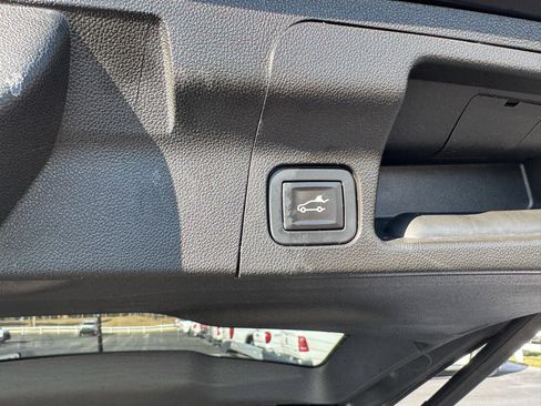 Used 2018 GMC Acadia SLE w/ Driver Alert Package I image 18