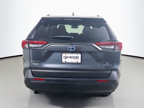 Used 2022 Toyota RAV4 LE image 6