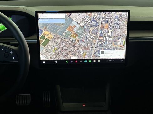 Used 2024 Tesla Model X image 19