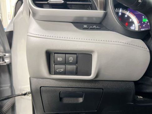 Used 2023 Toyota Highlander LE image 17