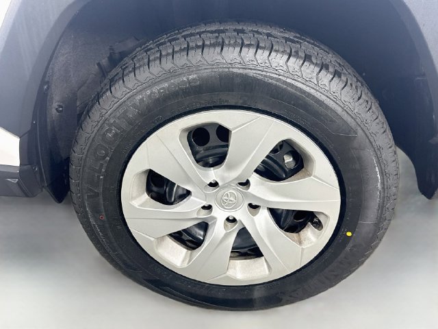 Certified 2021 Toyota RAV4 LE w/ Carpet Mat Package (TMS) FWD image 30