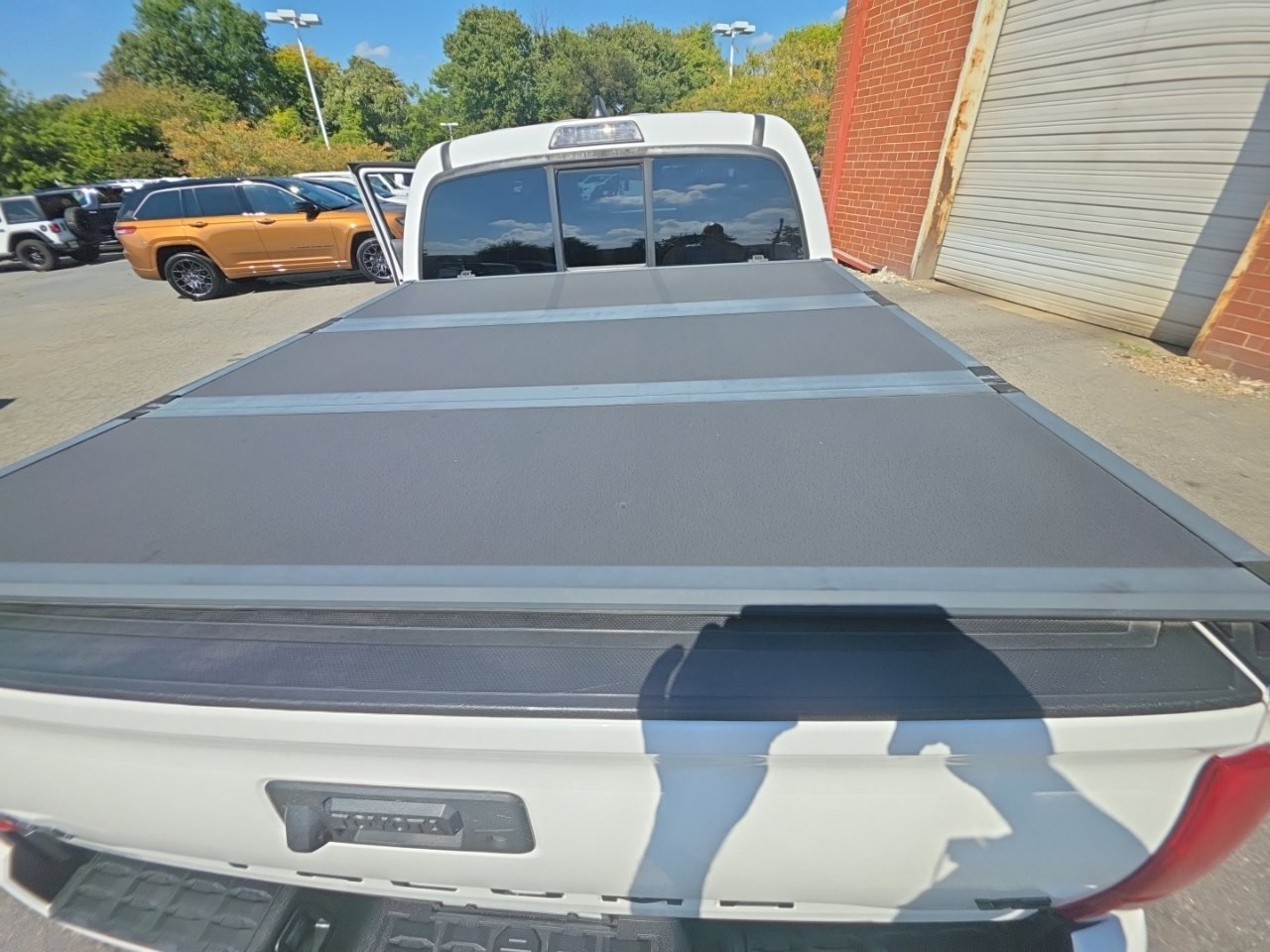 Used 2020 Toyota Tacoma SR AWD/4WD image 15