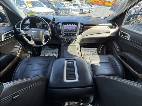 Used 2019 GMC Yukon Denali image 32