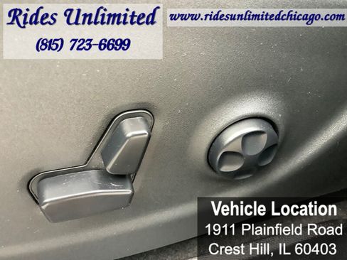 Used 2019 Jeep Cherokee Latitude Plus w/ Comfort/Convenience Group FWD image 15