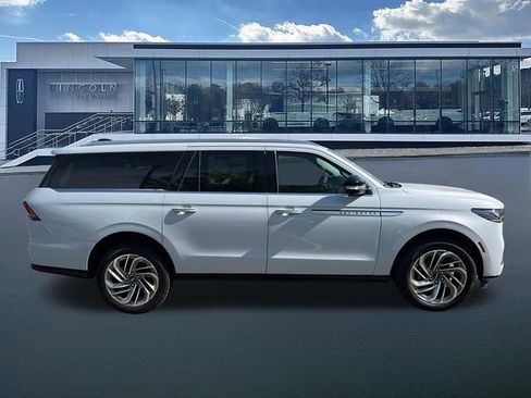 New 2026 Lincoln Navigator L Reserve image 9