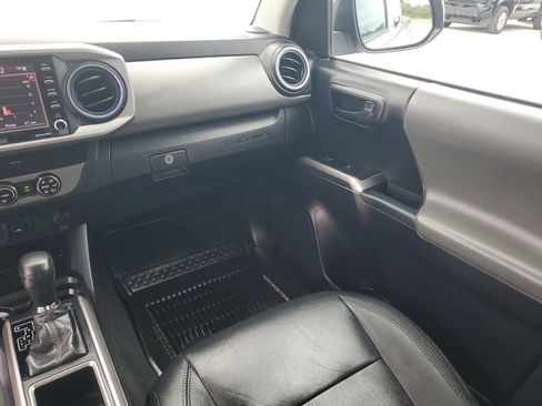 Certified 2020 Toyota Tacoma SR5 image 11