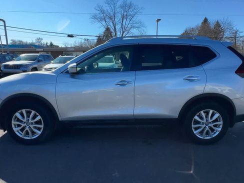 Used 2018 Nissan Rogue SV image 5