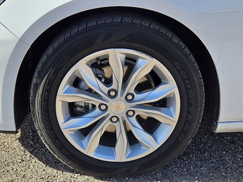 Used 2024 Chevrolet Malibu LT image 11