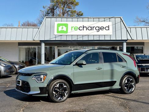 Used 2023 Kia Niro Wind w/ Wind Preserve Package image 1