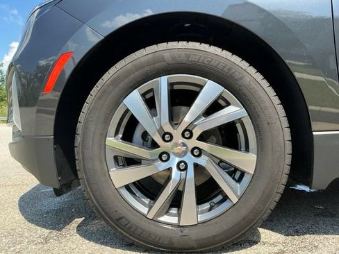 Used 2023 Chevrolet Equinox LT FWD image 14