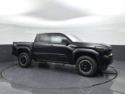 New 2026 Toyota Tacoma TRD Off-Road w/ TRD Off Road Upgrade Package AWD/4WD image 4