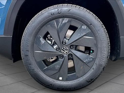 New 2026 Volkswagen Taos S FWD image 11