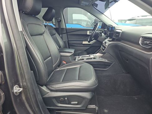 Used 2020 Ford Explorer XLT w/ Equipment Group 202A image 12