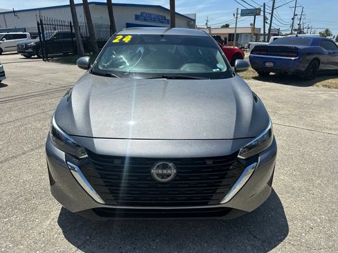 Used 2024 Nissan Sentra SV FWD image 2