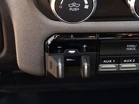 Used 2024 RAM 2500 Tradesman w/ Chrome Appearance Group image 23