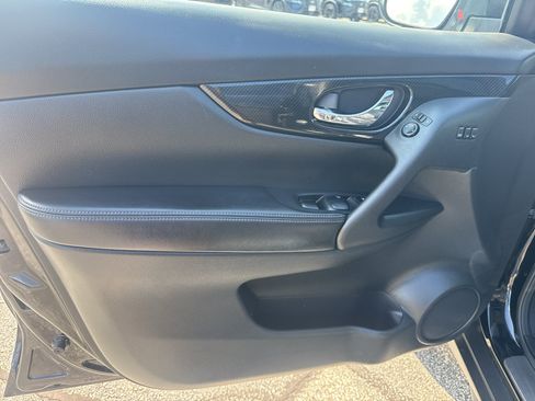 Used 2020 Nissan Rogue SL w/ Premium Package AWD/4WD image 13