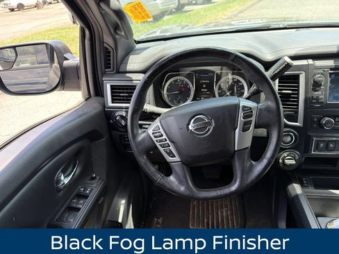 Used 2018 Nissan Titan SV w/ SV Convenience Package AWD/4WD image 17