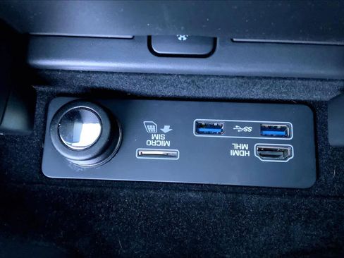 Used 2018 Land Rover Range Rover Sport HSE Dynamic image 35