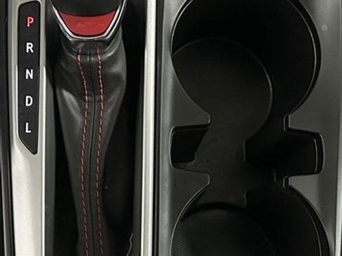 Certified 2025 Chevrolet Trax RS w/ Sunroof Package image 17