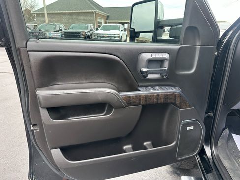 Used 2016 GMC Sierra 2500 Denali w/ Driver Alert Package image 10