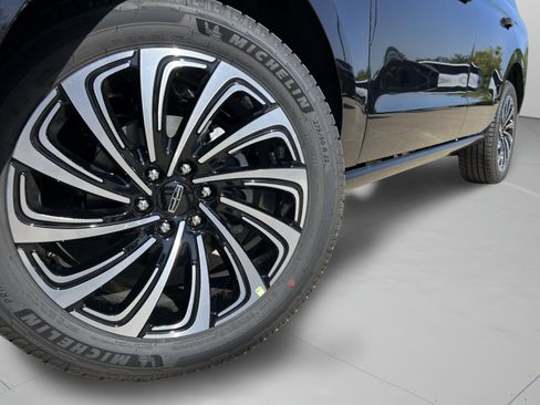 New 2027 Lincoln Navigator Black Label AWD/4WD image 33