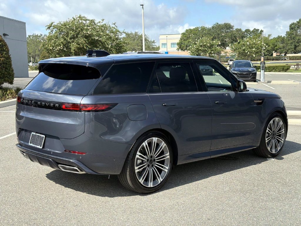 New 2026 Land Rover Range Rover Sport Dynamic SE AWD/4WD image 5
